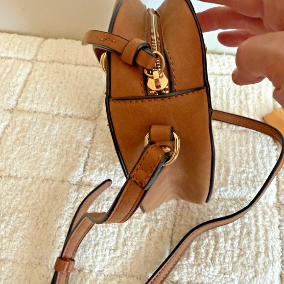 Round Flower Embroidered Brown Crossbody Purse Handbag - Picture 10 of 13